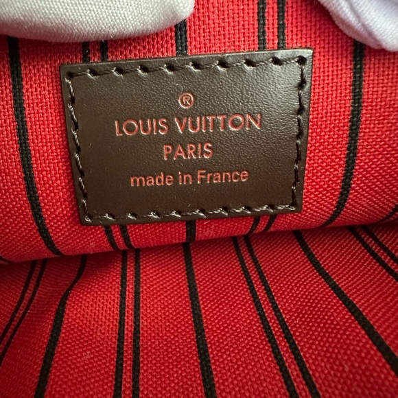 Auth Louis Vuitton Wristlet - Picture 7 of 17